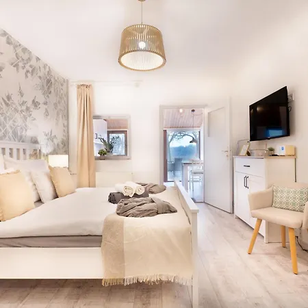 Natura Apartment *